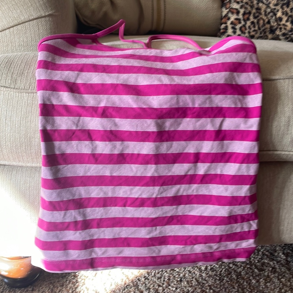 Lululemon workout tank . Size medium.. gently used